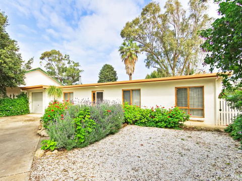 Century 21 SouthCoast: Moana Blue - Sunshine Coast Guide 0