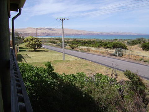 Century 21 SouthCoast: Moana Blue - Sunshine Coast Guide 18