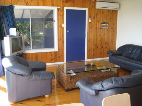 Century 21 SouthCoast: Moana Blue - Sunshine Coast Guide 21