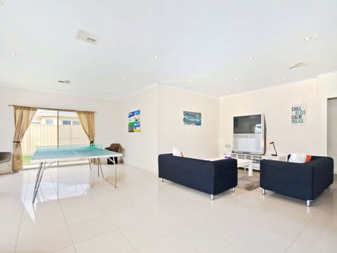 Century 21 SouthCoast: Moana Blue - Sunshine Coast Guide 27