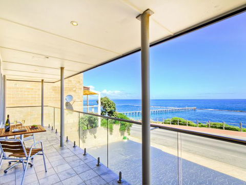 Century 21 SouthCoast: Moana Blue - Sunshine Coast Guide 46