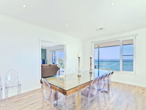 Century 21 SouthCoast: Moana Blue - Sunshine Coast Guide 47