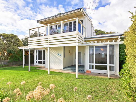 Century 21 SouthCoast: Moana Blue - Sunshine Coast Guide 55