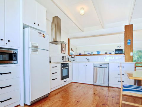Century 21 SouthCoast: Moana Blue - Sunshine Coast Guide 56