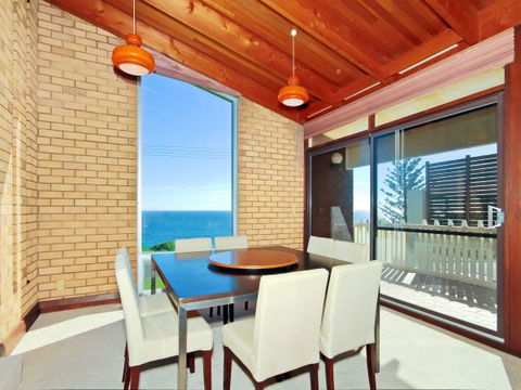 Century 21 SouthCoast: Moana Blue - Sunshine Coast Guide 62