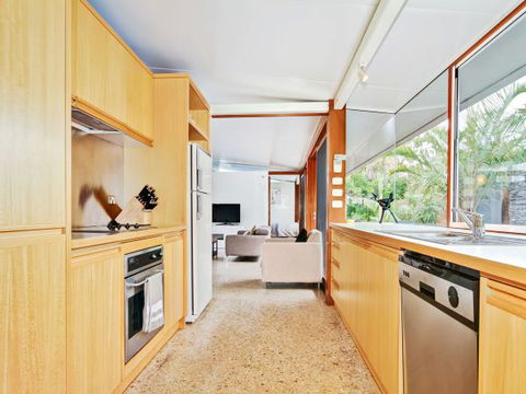 Century 21 SouthCoast: Moana Blue - Sunshine Coast Guide 68