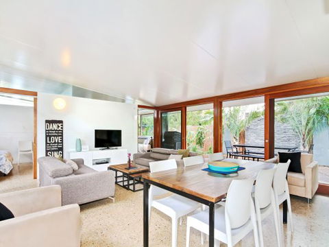 Century 21 SouthCoast: Moana Blue - Sunshine Coast Guide 69