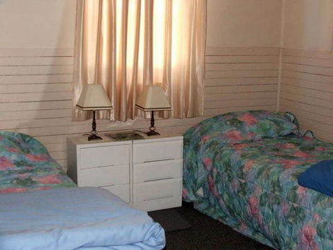 CASS Cottage - Sunshine Coast Guide 2