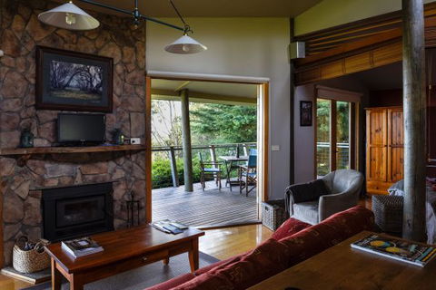 Anderley - Sunshine Coast Guide 2