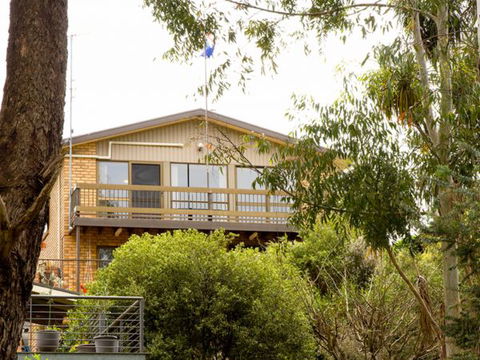 Chisholm Heights CBD Accommodation - Sunshine Coast Guide 4