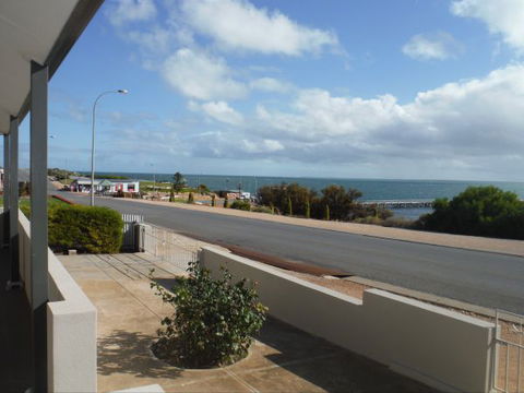 Jetty Views - Sunshine Coast Guide 1