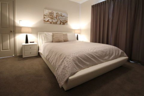 Casavino Luxury Villas - Sunshine Coast Guide 2