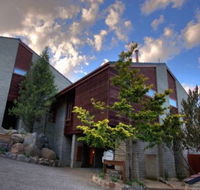 Edelweiss Hutte - Sunshine Coast Guide