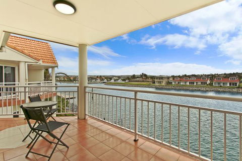 SALT Waterfront Apartment - Sunshine Coast Guide 5