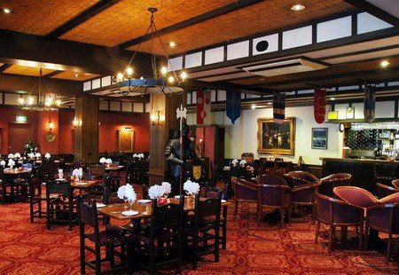 Albury Manor House Motel - Sunshine Coast Guide 2