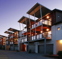 Quarterdecks Harbour Retreat - Sunshine Coast Guide