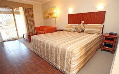 Euston Club Motel - Sunshine Coast Guide 2