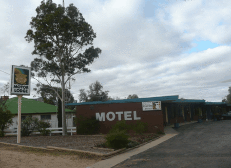 Rainbow Motor Lodge Pot of Gold - Sunshine Coast Guide