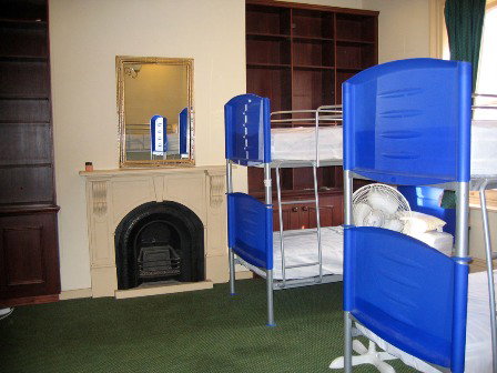 Adelaides Shakespeare Backpackers International Hostel - Sunshine Coast Guide 2