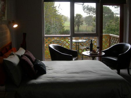 Lyndoch Hill Retreat - Sunshine Coast Guide 1