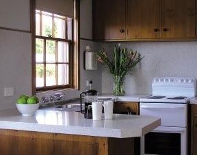 Avon Court Apartments - Sunshine Coast Guide 4