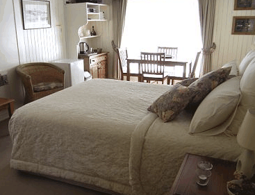 Beauty Point Cottages - Sunshine Coast Guide