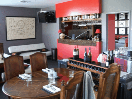 Junction Motel - Sunshine Coast Guide 3