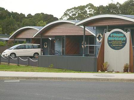 Strahan Bungalows - Sunshine Coast Guide 0