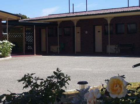 Twin City Motor Inn - Sunshine Coast Guide 4