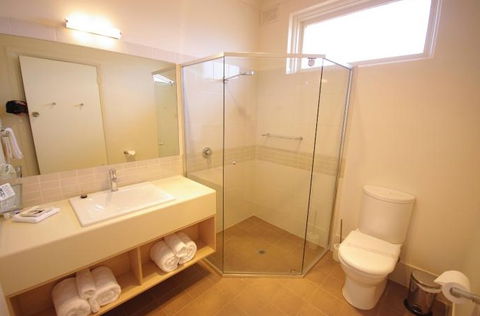 Adelaide Road Motor Lodge - Sunshine Coast Guide 1
