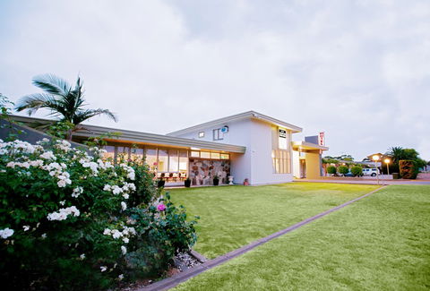 Adelaide Road Motor Lodge - Sunshine Coast Guide 3