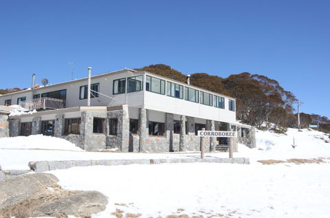 Corroboree Lodge - Sunshine Coast Guide 1