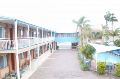 Pacific Motor Inn - Sunshine Coast Guide 0