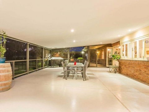 Abelia House - Sunshine Coast Guide 2