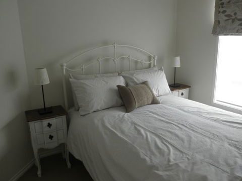 C&C's Bed And Breakfast - Sunshine Coast Guide 3