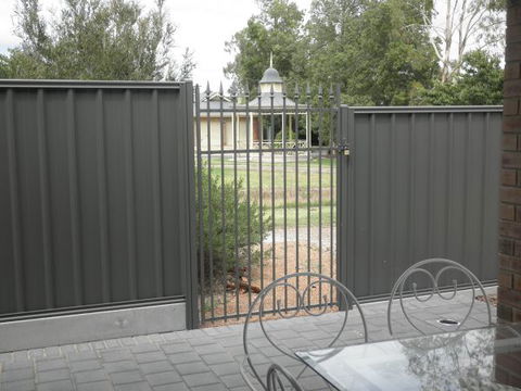 C&C's Bed And Breakfast - Sunshine Coast Guide 10