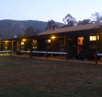 Christmas Creek Cafe and Cabins - Sunshine Coast Guide