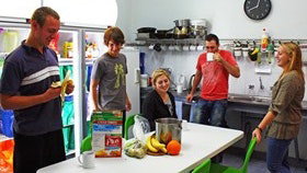 Adelaide Backpackers Inn - Sunshine Coast Guide 0