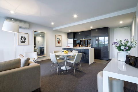 381 Cremorne - Sunshine Coast Guide 1