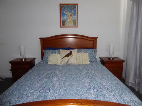 Adelaide Holiday House - Sunshine Coast Guide 1