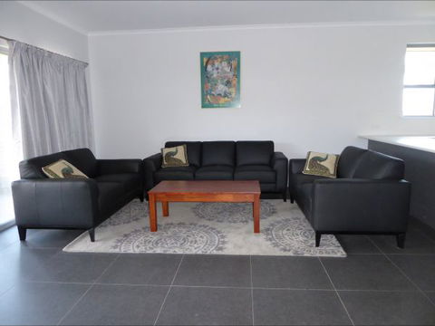 Adelaide Holiday House - Sunshine Coast Guide 5