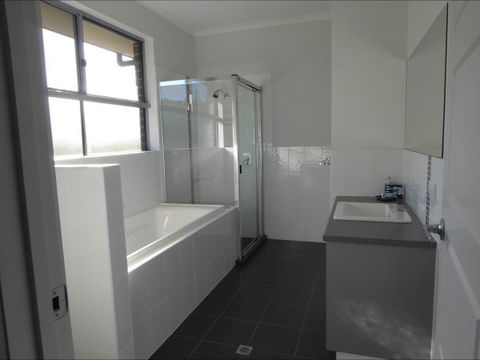 Adelaide Holiday House - Sunshine Coast Guide 7