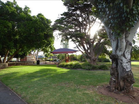 Adelaide Holiday House - Sunshine Coast Guide 9