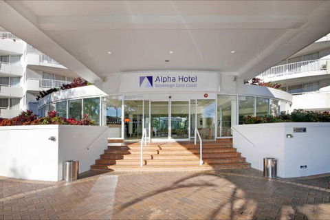 Alpha  Sovereign Hotel - Sunshine Coast Guide 3