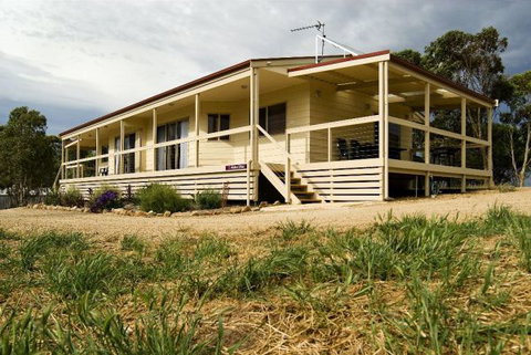 Allusion Cottages - Sunshine Coast Guide 0