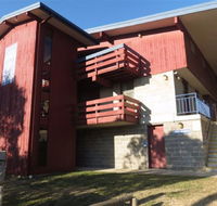 Araluen Lodge - Sunshine Coast Guide