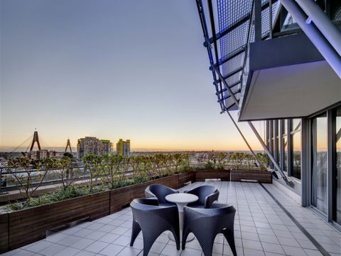 Astral Tower And Residences At The Star - Sunshine Coast Guide 5