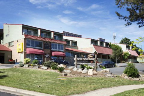 Aspire Alpine Gables And Brumby Bar - Sunshine Coast Guide 0