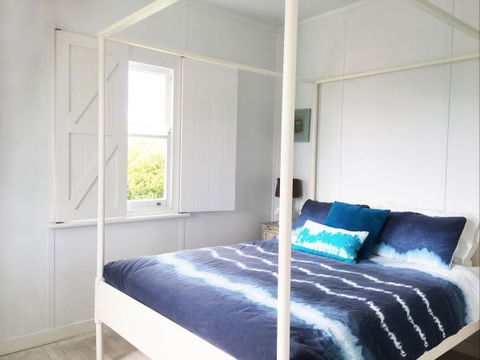 Aurora Beachfront Cottage - Sunshine Coast Guide 2