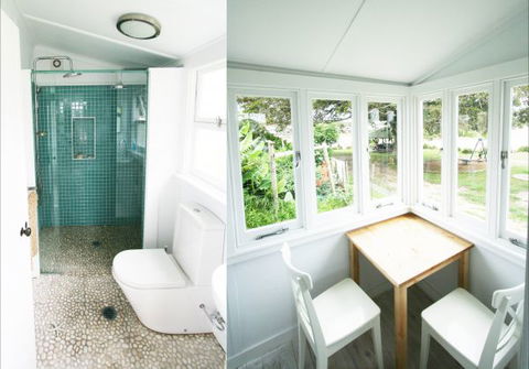 Aurora Beachfront Cottage - Sunshine Coast Guide 5
